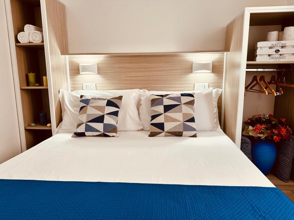 B&B The Sea - Family Rooms - Free Parking Тропея Экстерьер фото