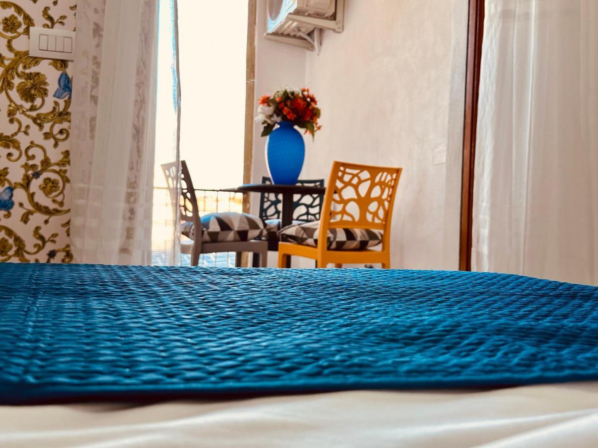 B&B The Sea - Family Rooms - Free Parking Тропея Экстерьер фото