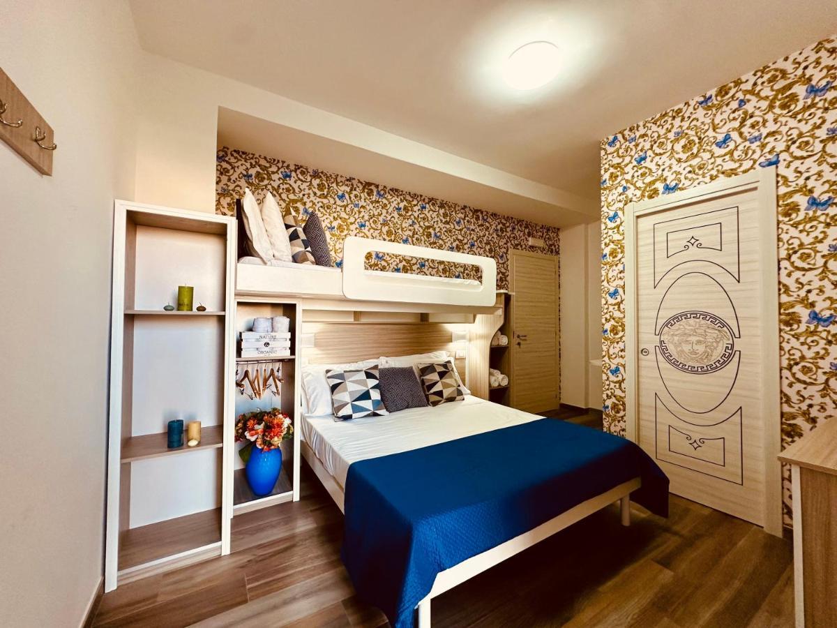 B&B The Sea - Family Rooms - Free Parking Тропея Экстерьер фото