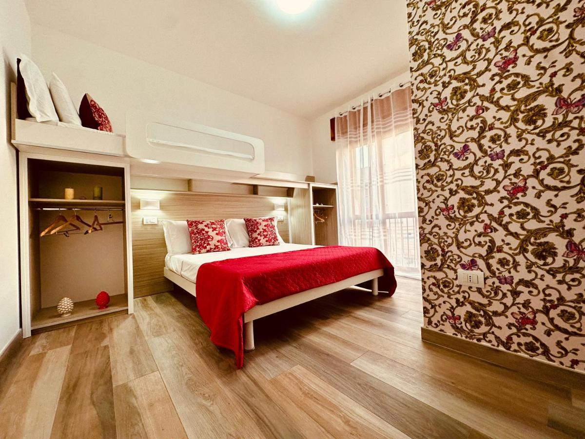 B&B The Sea - Family Rooms - Free Parking Тропея Экстерьер фото