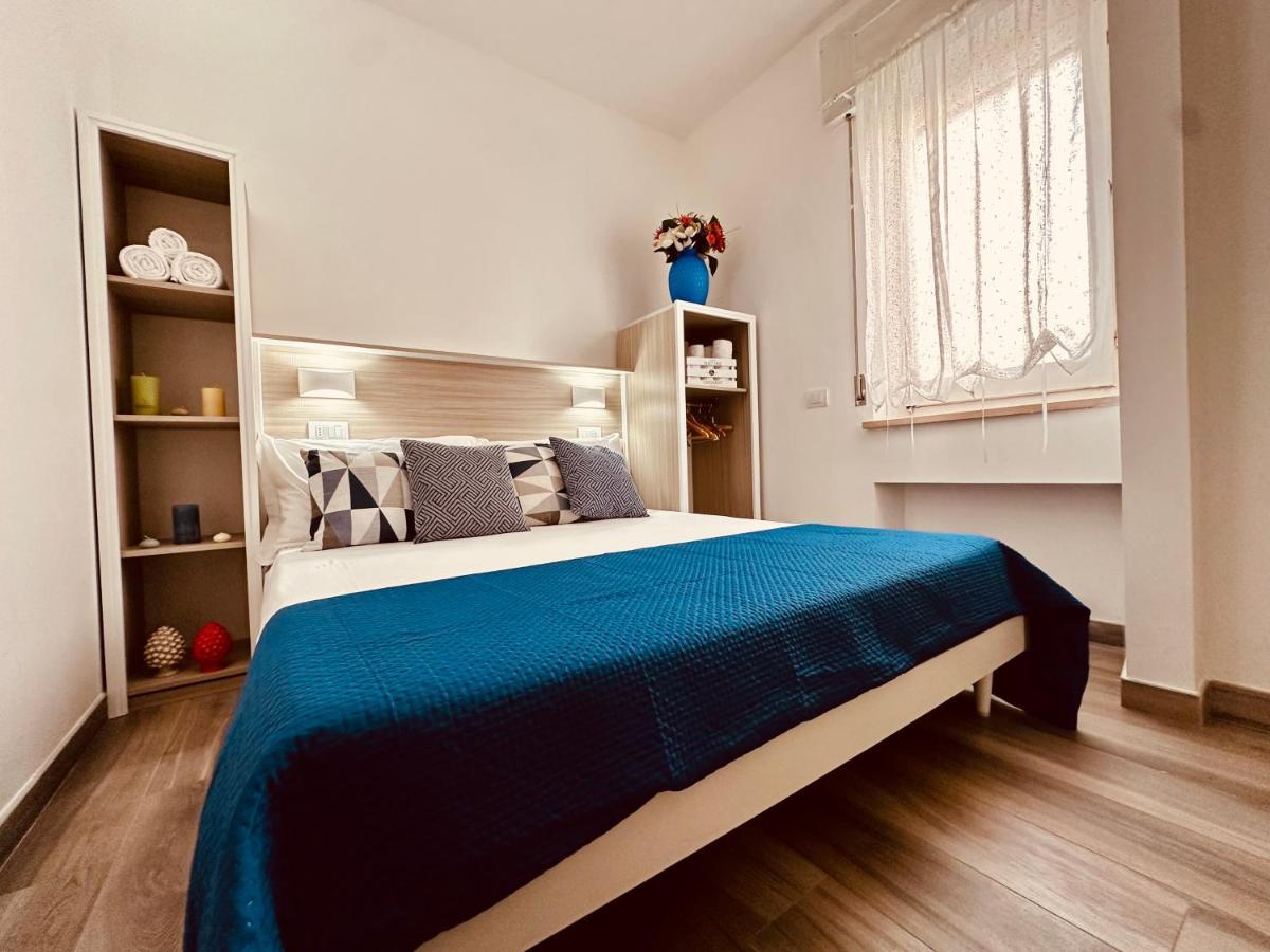 B&B The Sea - Family Rooms - Free Parking Тропея Экстерьер фото