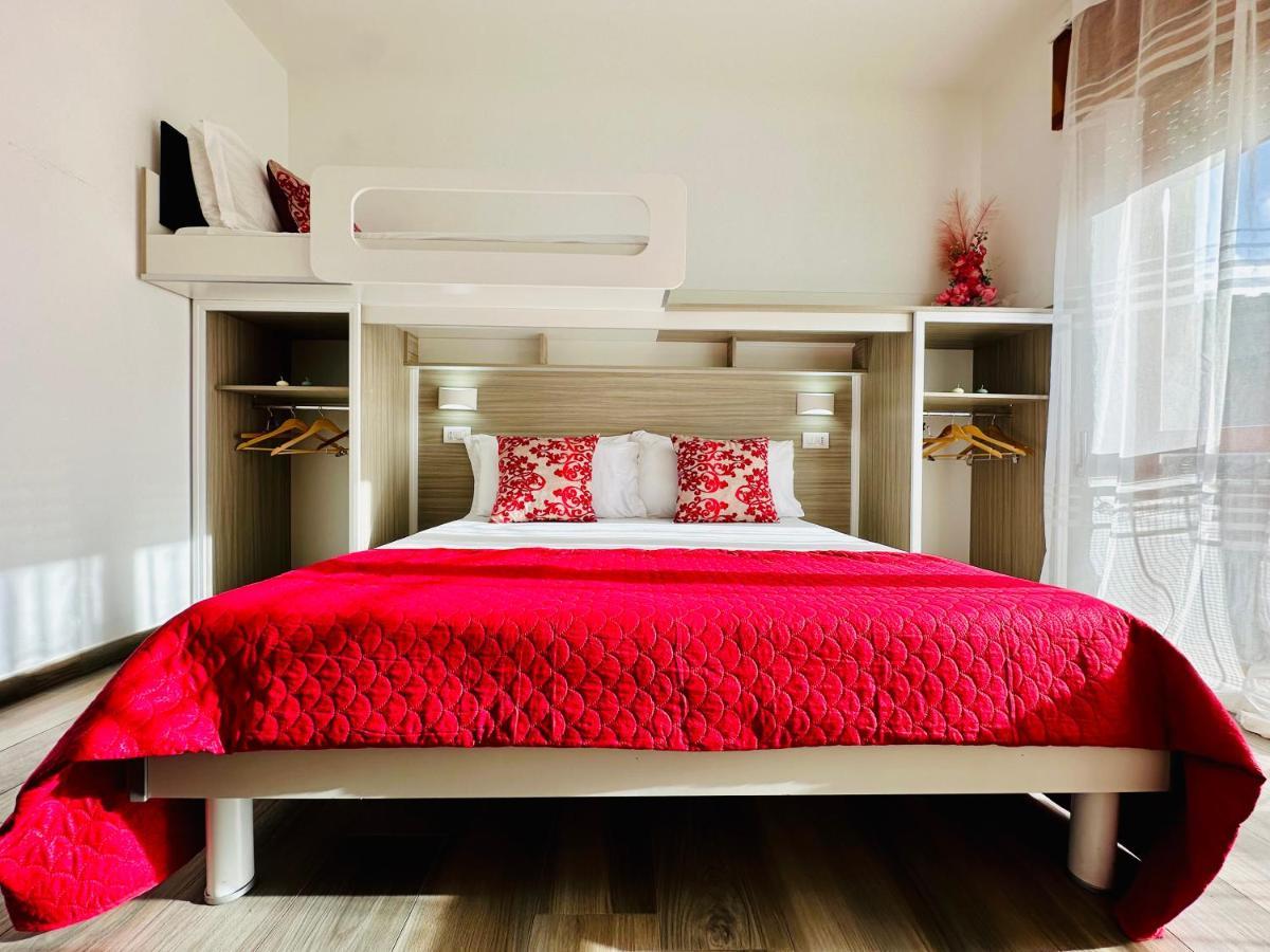 B&B The Sea - Family Rooms - Free Parking Тропея Экстерьер фото